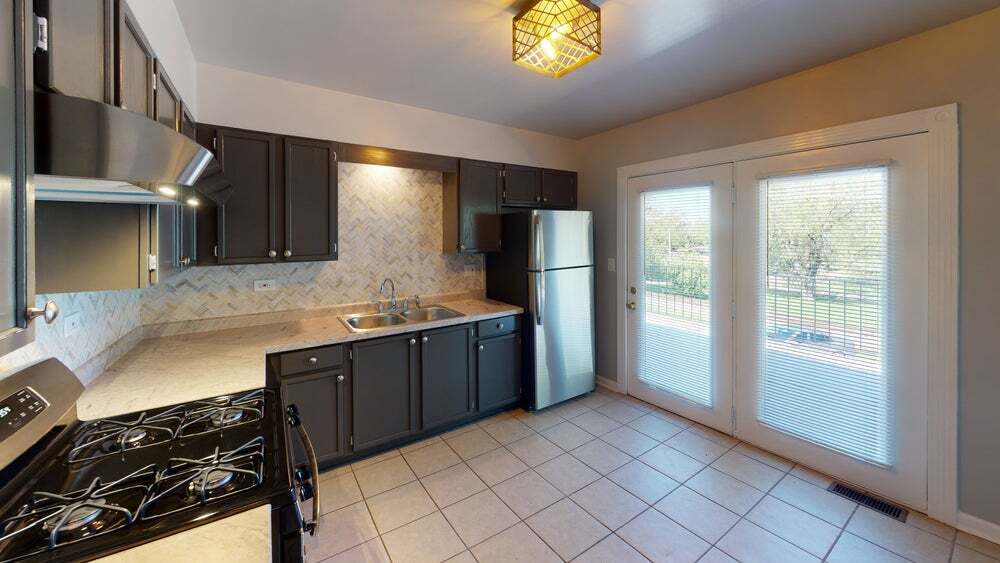 186 N Adams Kitchen - North Adams St Unidad 186NAdams