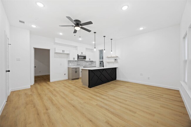 Photo - 7126 Bywood St