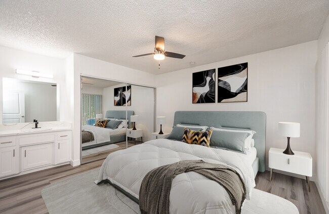 Photo - Courtyard Apartments