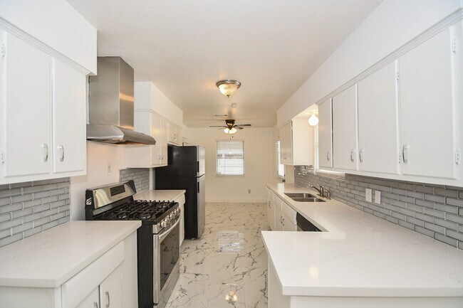 Photo - 5330 Windswept Ln