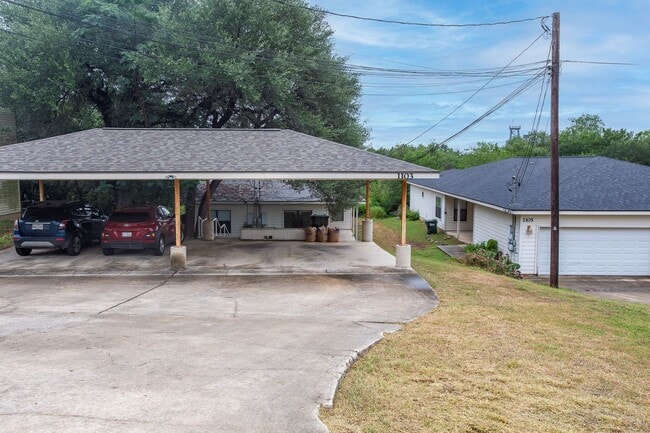 Photo - Massive 3 Bedroom, 3 Bath Duplex