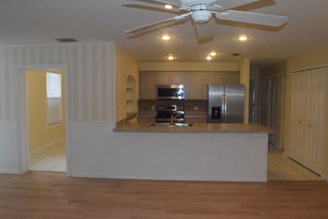 Photo - 1118 Apple Terrace