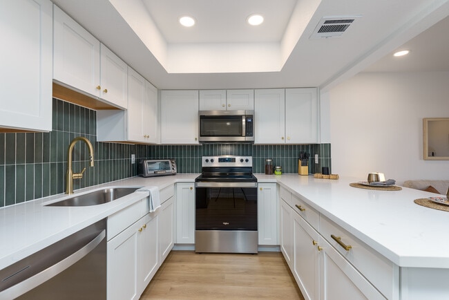 Building Photo - 1645 W Baseline Rd Unit 2179