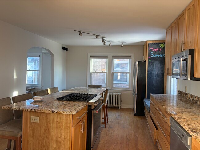 Photo - 934 W Shore Dr