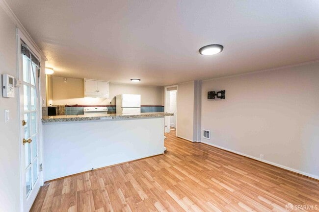 Photo - 3557 Pierce St
