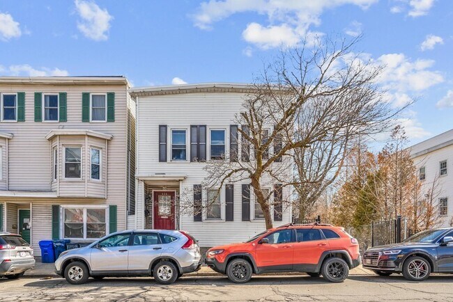 Photo - 656 Dorchester Ave Unidad #2