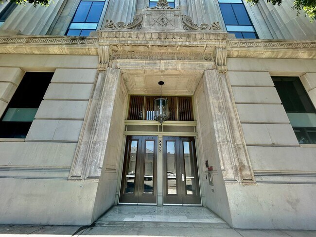 835 Locust Ave
