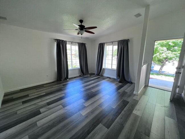 Photo - 17820 Boxelder Ct
