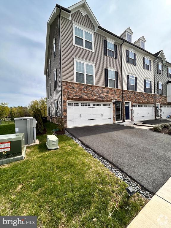 Building Photo - 1716 Atlas Dr Rental
