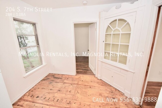 Photo - 204 S 7th St