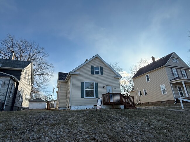 Photo - 1925 Vine St House