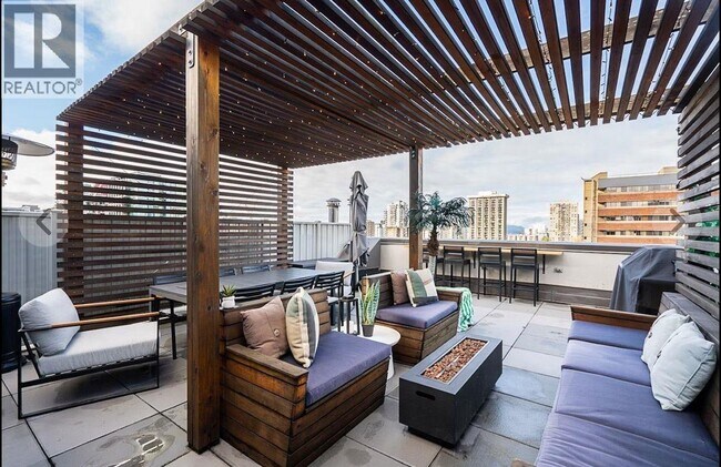 Photo - 1160 Burrard St