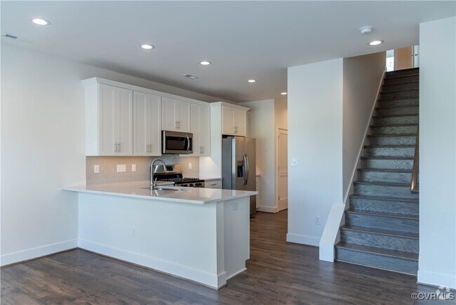 Building Photo - 2019 Libbie Lake E St Rental