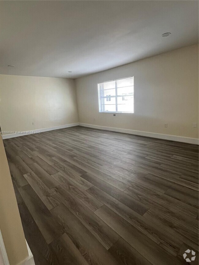 Building Photo - 1747 Rodman St Unit 206 Rental