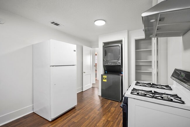 Photo - 904 Mansfield St