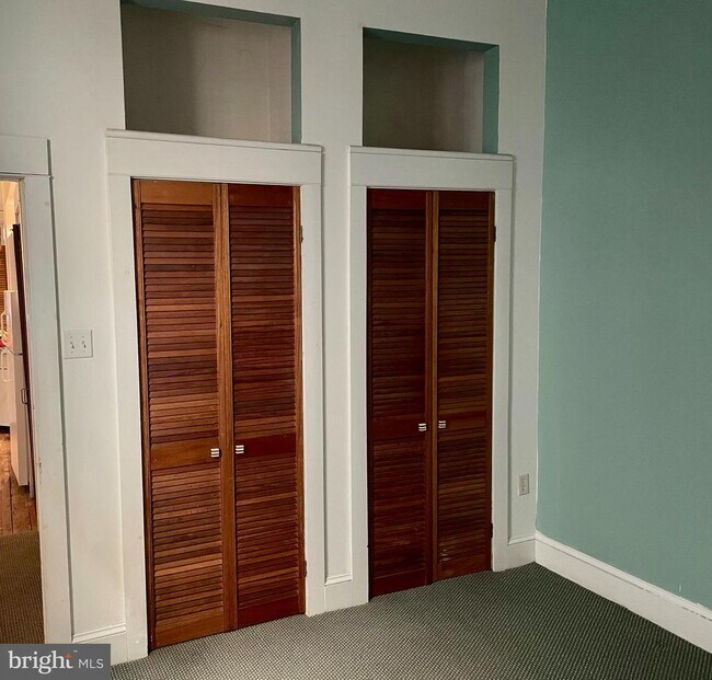 Photo - 826 N Woodstock St Unit 1