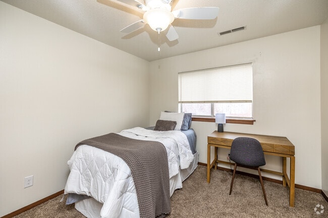 2HAB, 2BA - 720 ft² - Forum at Lincoln