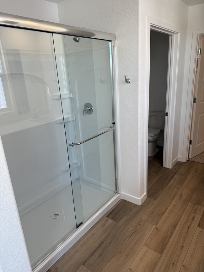1392 Leonhardt Loop