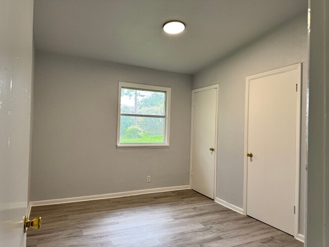 Photo - Spacious Open 3 Bedroom Home