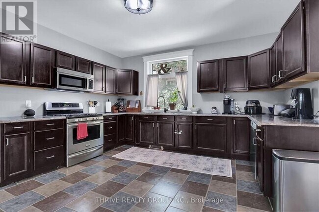 Photo - 7095 Longwoods Rd