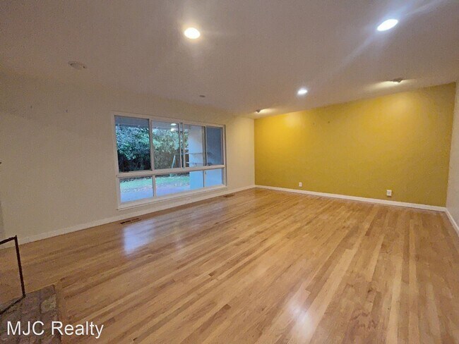 Photo - 3 br, 2 bath House - 1342 Bobolink Circle,