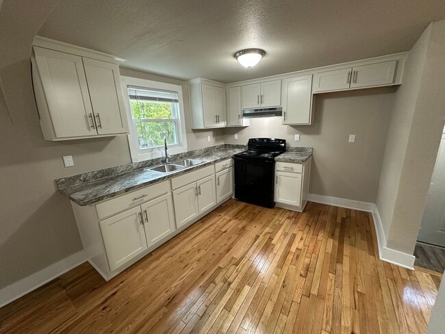 Renovated 2BR/1BA Rent to Own Home with Dr... - Renovated 2BR/1BA Rent to Own Home with Dr...