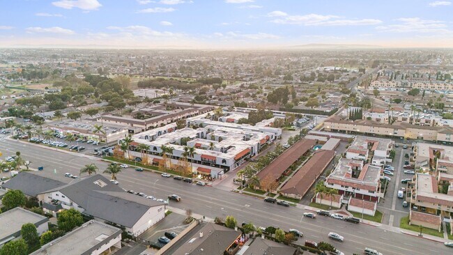 Photo - 147 S Magnolia Avenue