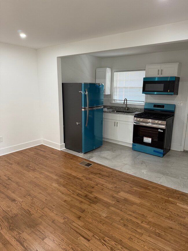 Photo - 717 Sycamore Dr Unit 1