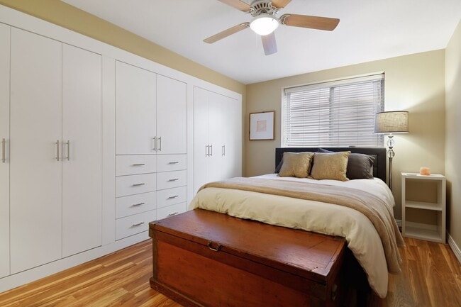 Building Photo - 2706 Humboldt Ave S Unit #104 Rental