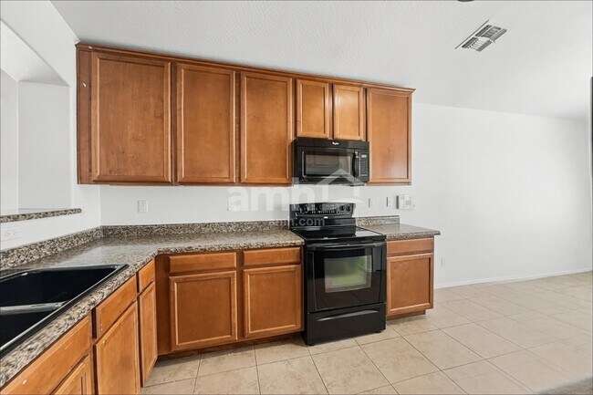 Photo - 11232 W Pierson St