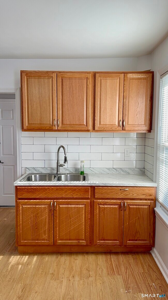 Photo - 168 Alfred St Unit 1