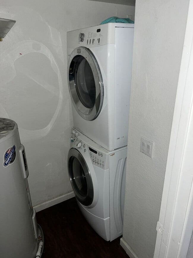 Photo - 2813 E Paradise Ln Unit 102