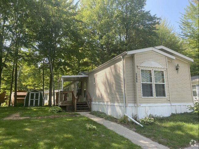 Building Photo - 2406 Beech Dr Rental