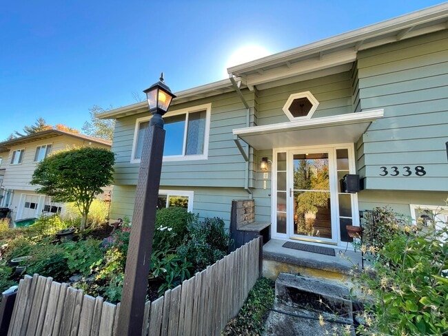 Photo - 3338 SW Marigold St