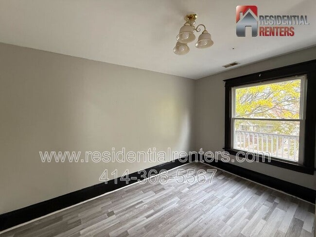 Photo - 3337 N Palmer St Unit Upper