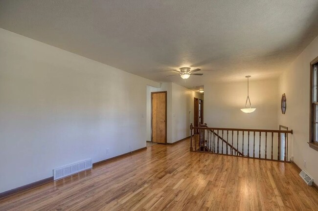 Photo - Spacious Home For Rent In Bellevue