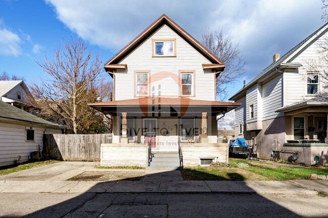 Building Photo - 17 Lucerne Ave