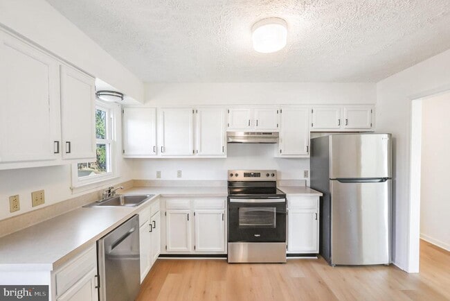 Photo - 802 Shamrock Dr