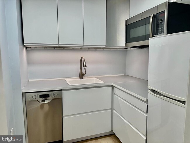 Photo - 333 Lacey Ave Unit B9