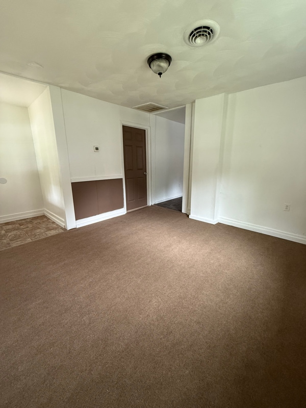 Photo - 717 Falls St