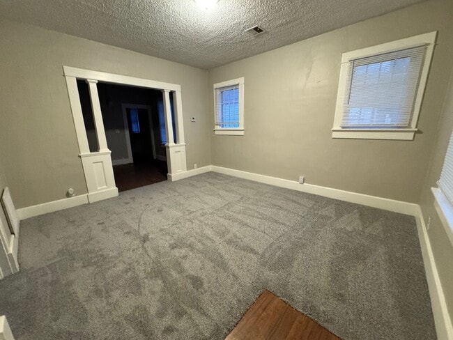 Photo - Spacious Home in Newton - 2 Bed/1 bath