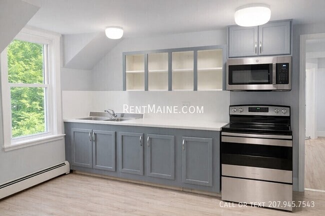 Photo - 496 Main St Unit 2