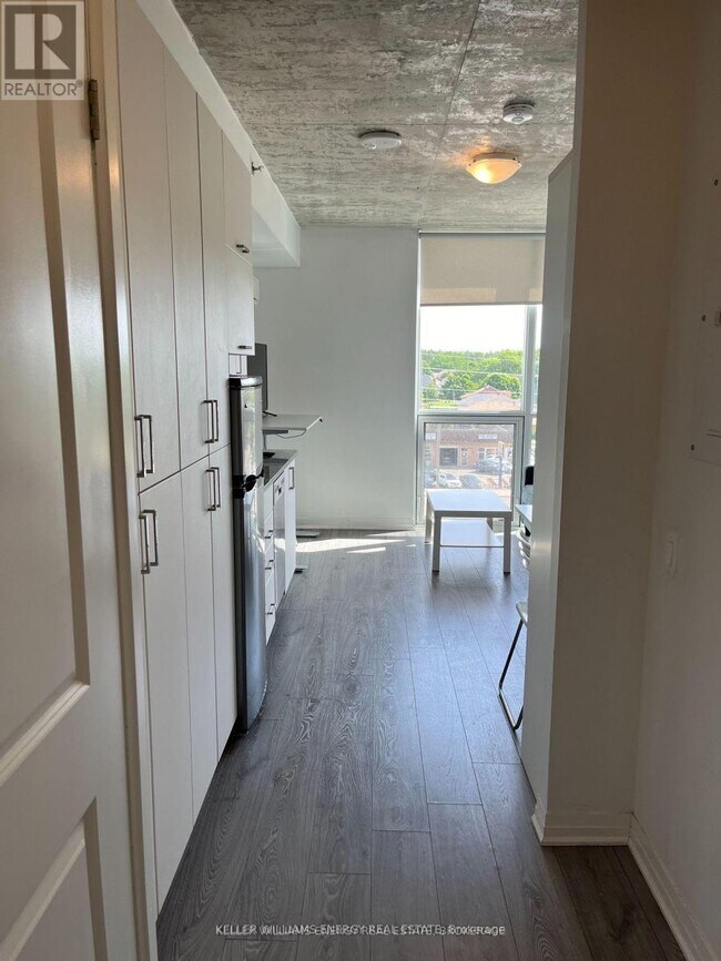 Photo - 1900 Simcoe St N Unité 504