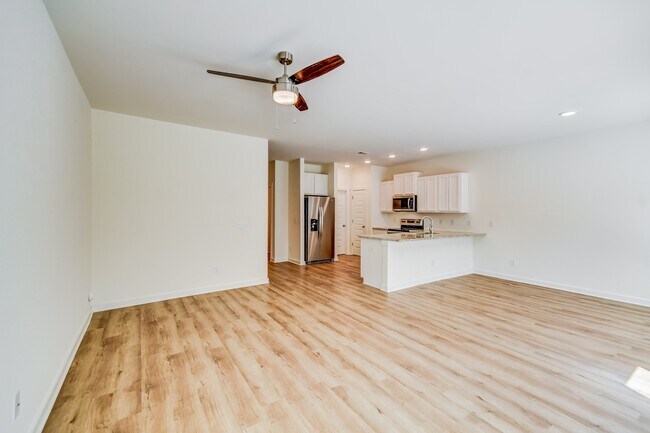 Photo - 8 Deer Creek Dr