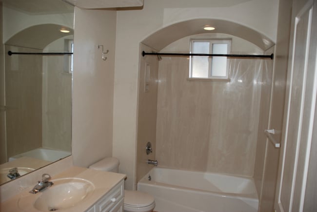 Photo - 3705 Lafayette Dr NE Unidad 1