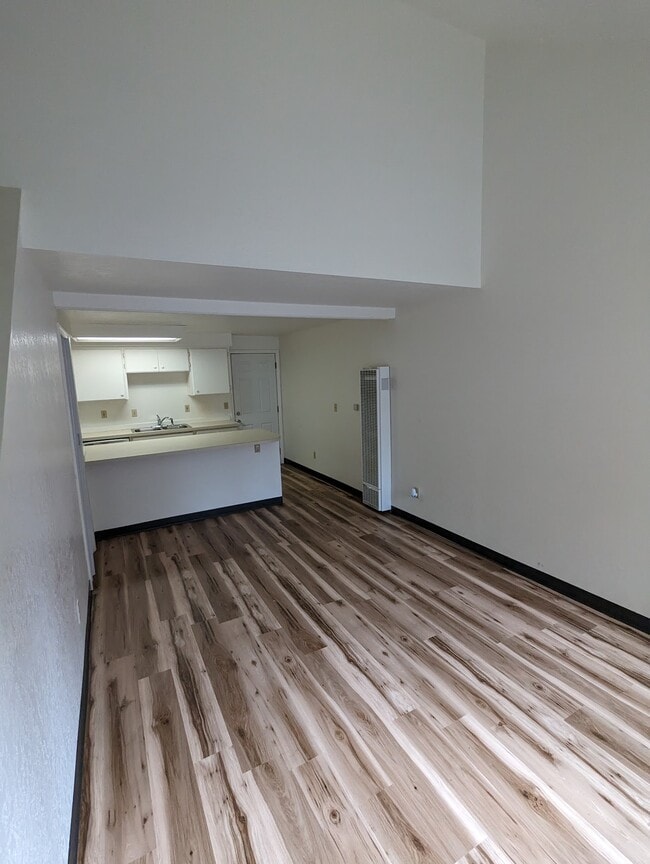 Photo - 615 Division St NW