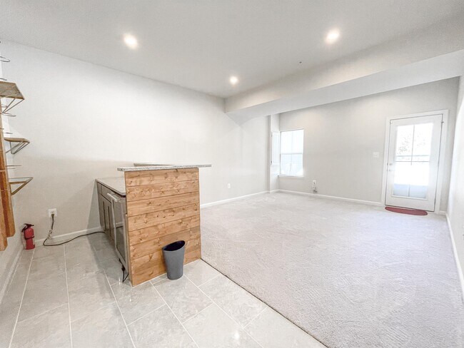 Photo - 10132 Dorsey Ln