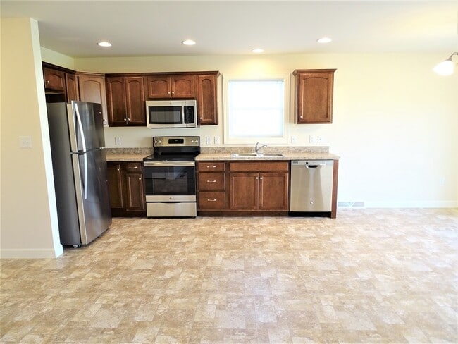 Photo - 1395 Fieldstone Dr