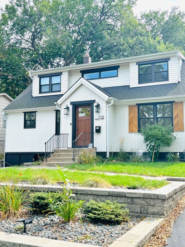 Building Photo - Stunning 2 Bedroom Home in The Heart of Go...