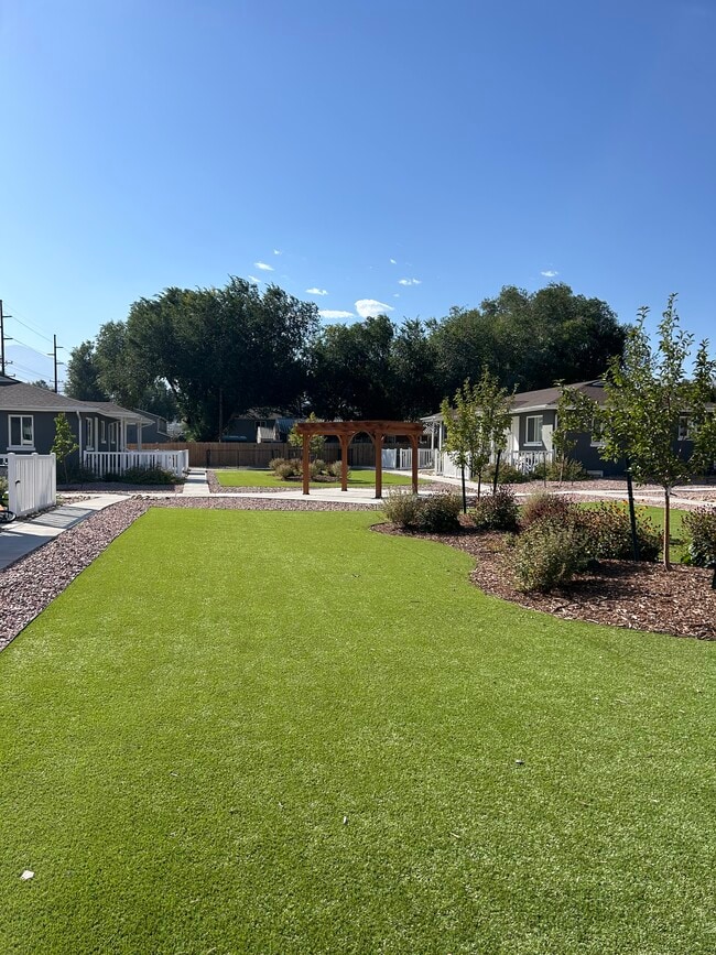 Green Belt - 3438 N Cascade Ave